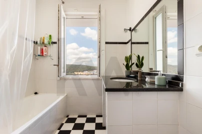 Apartamento T3 para Venda em Campolide