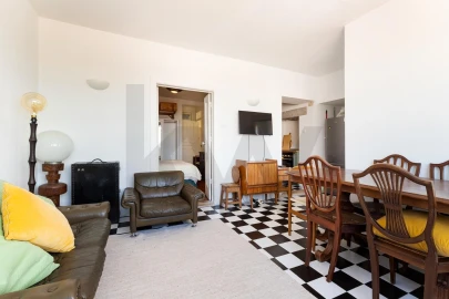 Apartamento T3 para Venda em Campolide