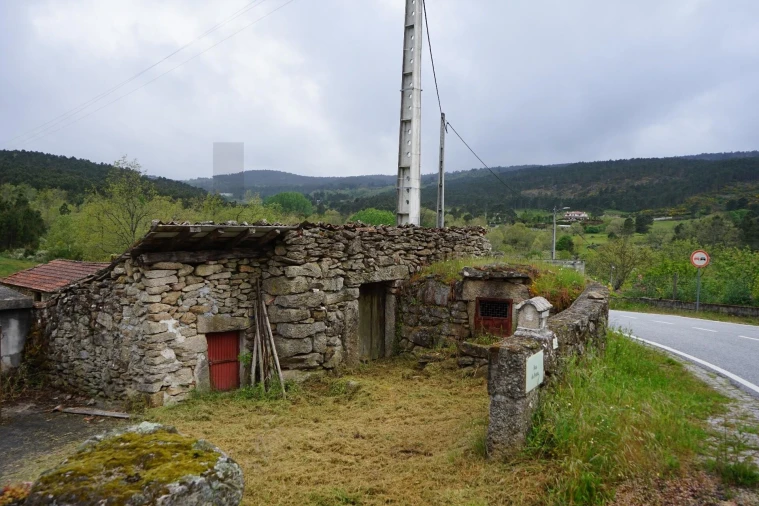 Moradia T4 para Venda em Aguiar da Beira e Coruche Foto 5