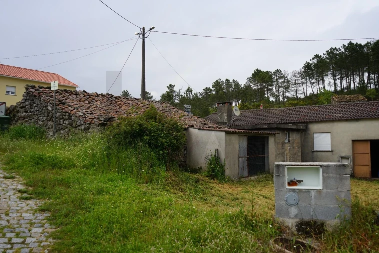 Moradia T4 para Venda em Aguiar da Beira e Coruche Foto 2
