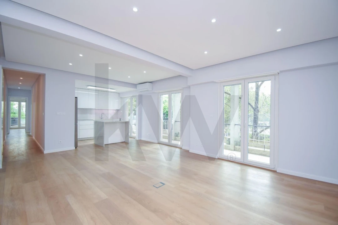 Apartamento T3 para Venda em Benfica Foto 3