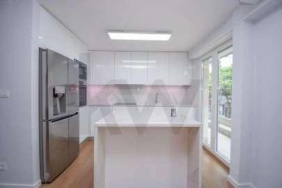 Apartamento T3 para Venda em Benfica