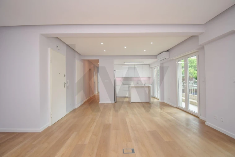 Apartamento T3 para Venda em Benfica Foto 5