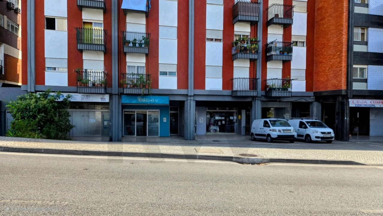 Loja para Venda em Santo Antonio dos Olivais Foto 17