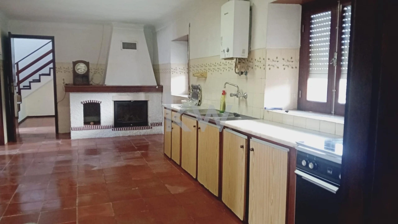 Moradia T4 para Venda em Soure Foto 4