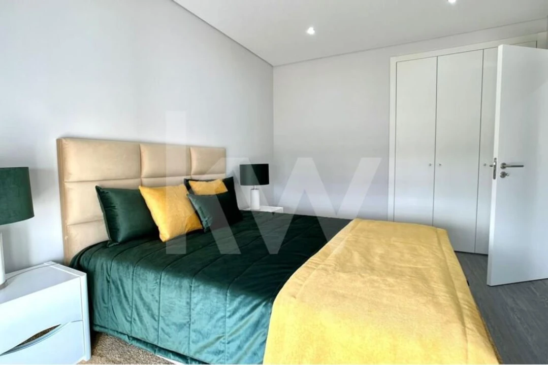 Apartamento T1 para Venda em Quelfes Foto 10