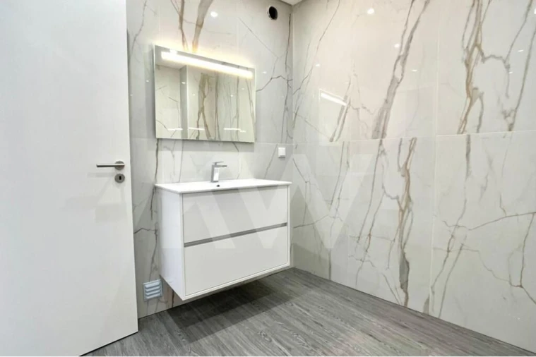 Apartamento T1 para Venda em Quelfes Foto 12