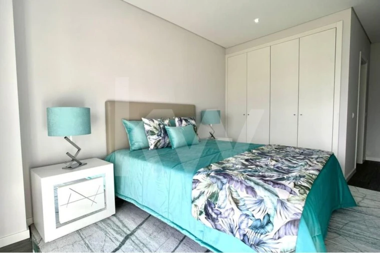 Apartamento T1 para Venda em Quelfes Foto 18