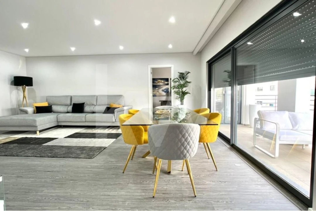 Apartamento T1 para Venda em Quelfes Foto 1