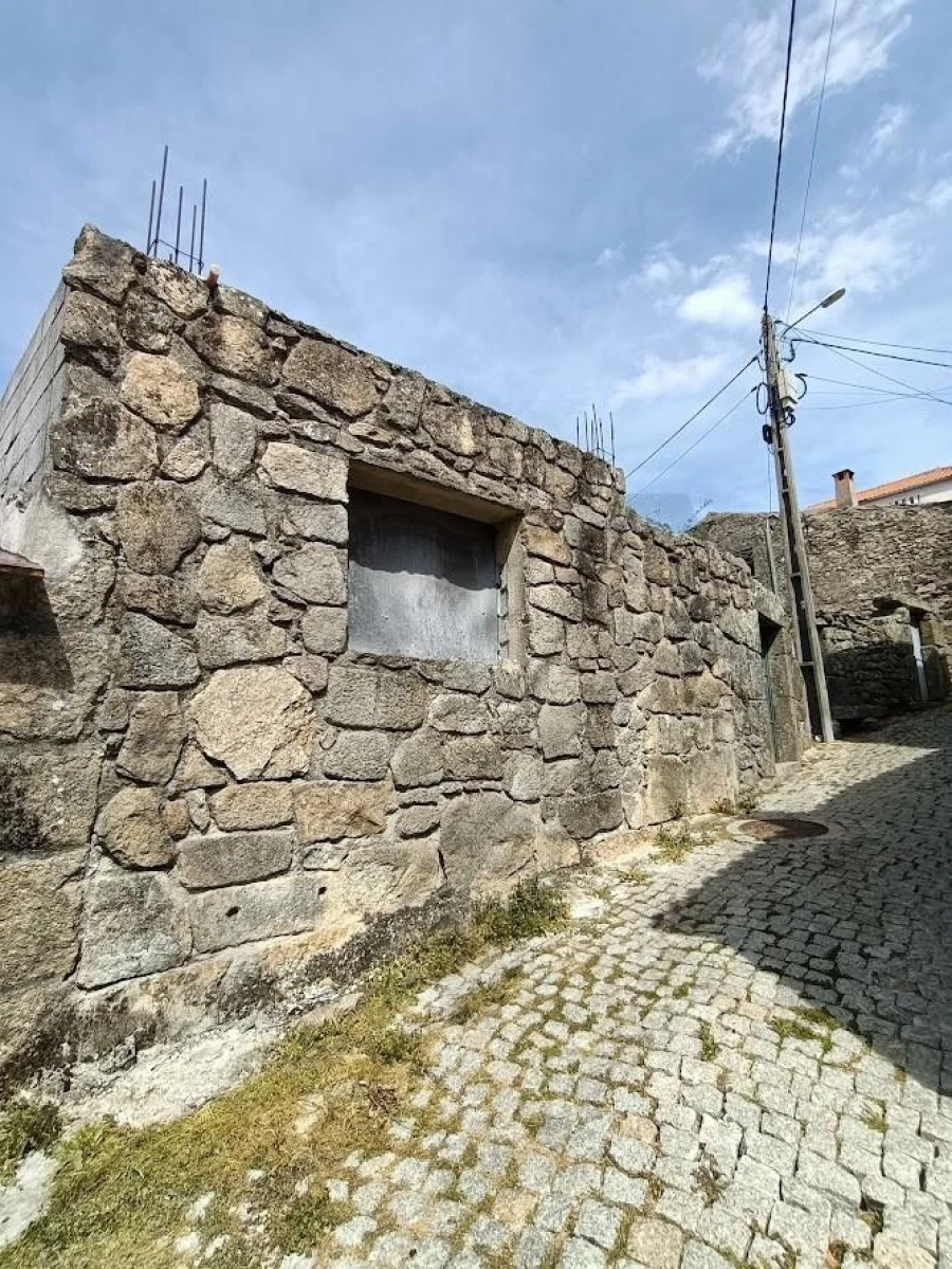 Moradia T1 para Venda em Guarda Foto 7