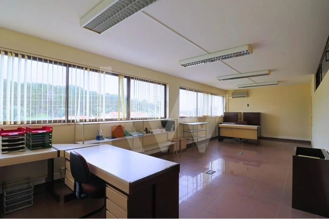 Prédio para Venda em São Mamede Foto 9