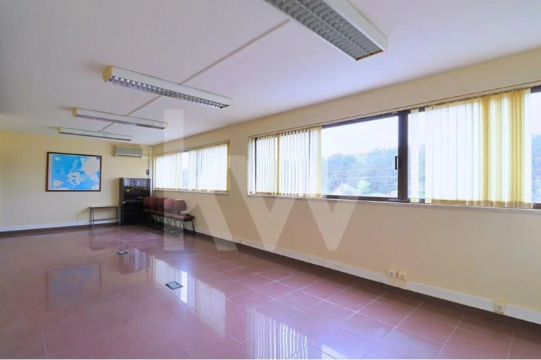 Prédio para Venda em São Mamede Foto 10