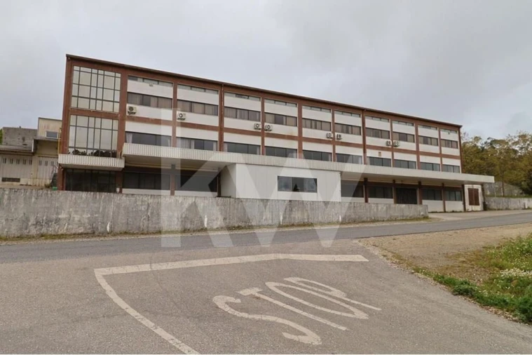 Prédio para Venda em São Mamede Foto 2