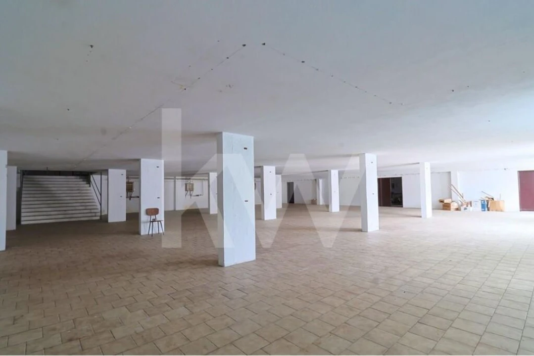 Prédio para Venda em São Mamede Foto 29