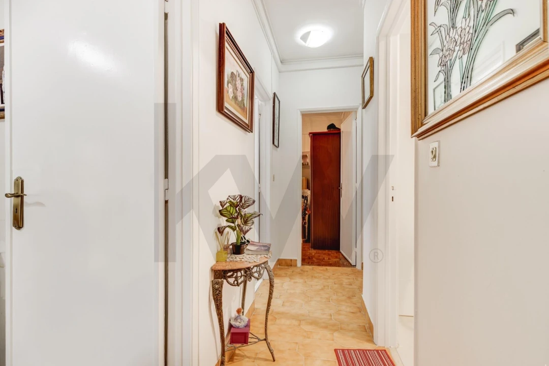 Apartamento T2 para Venda em Agualva e Mira-Sintra Foto 14