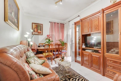 Apartamento T2 para Venda em Agualva e Mira-Sintra