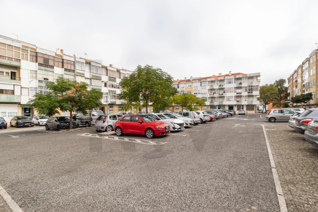 Apartamento T2 para Venda em Agualva e Mira-Sintra Foto 21