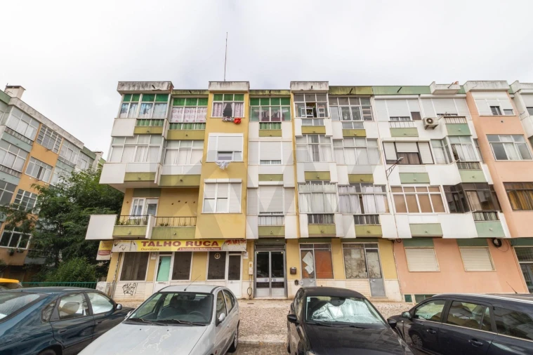Apartamento T2 para Venda em Agualva e Mira-Sintra Foto 23
