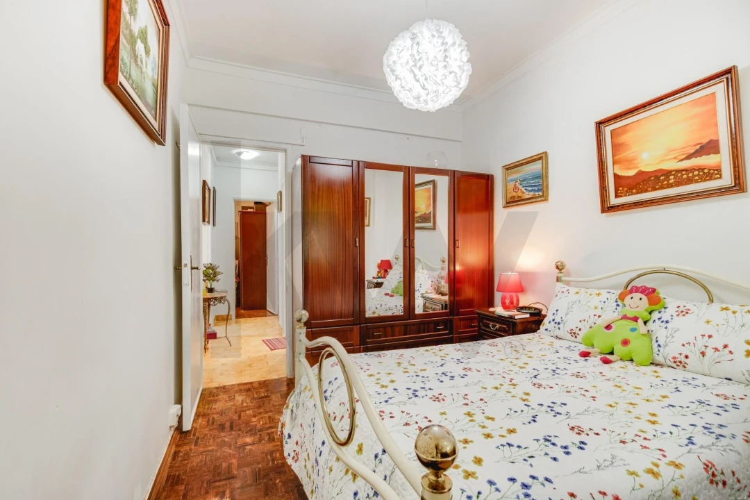 Apartamento T2 para Venda em Agualva e Mira-Sintra Foto 13