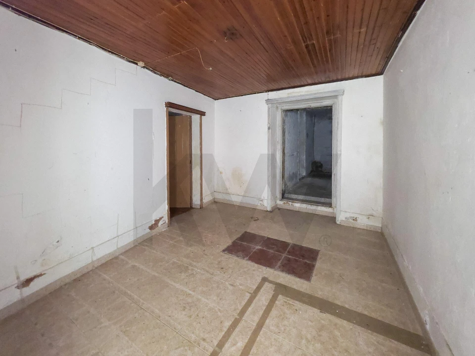 Moradia T5 para Venda em Ribeira das Tainhas Foto 3