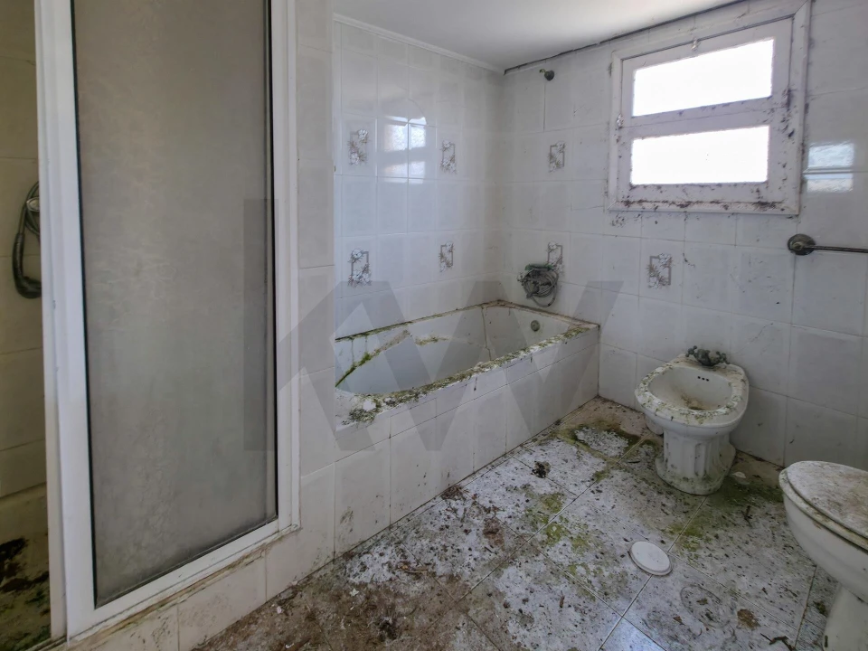 Moradia T5 para Venda em Ribeira das Tainhas Foto 29