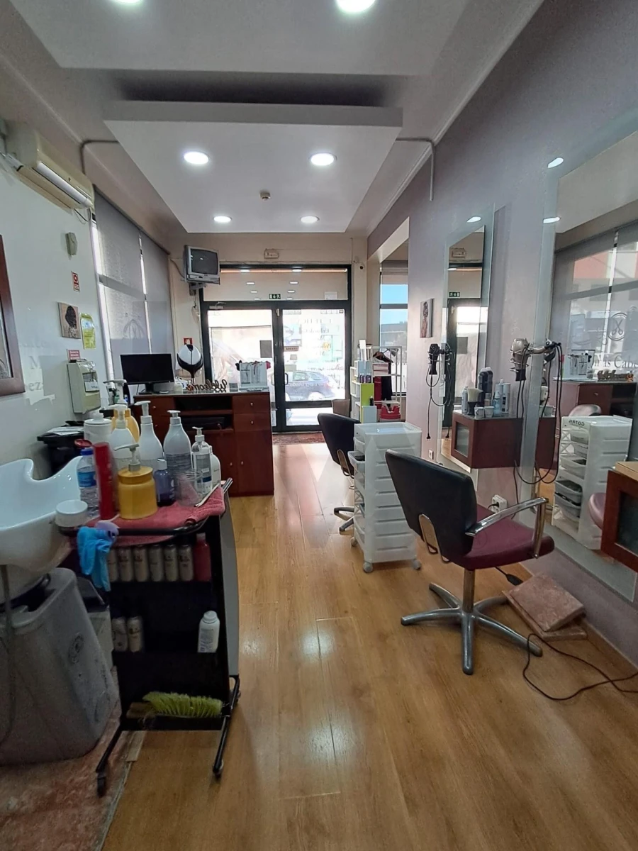 Loja para Trespasse em São João das Lampas e Terrugem Foto 14