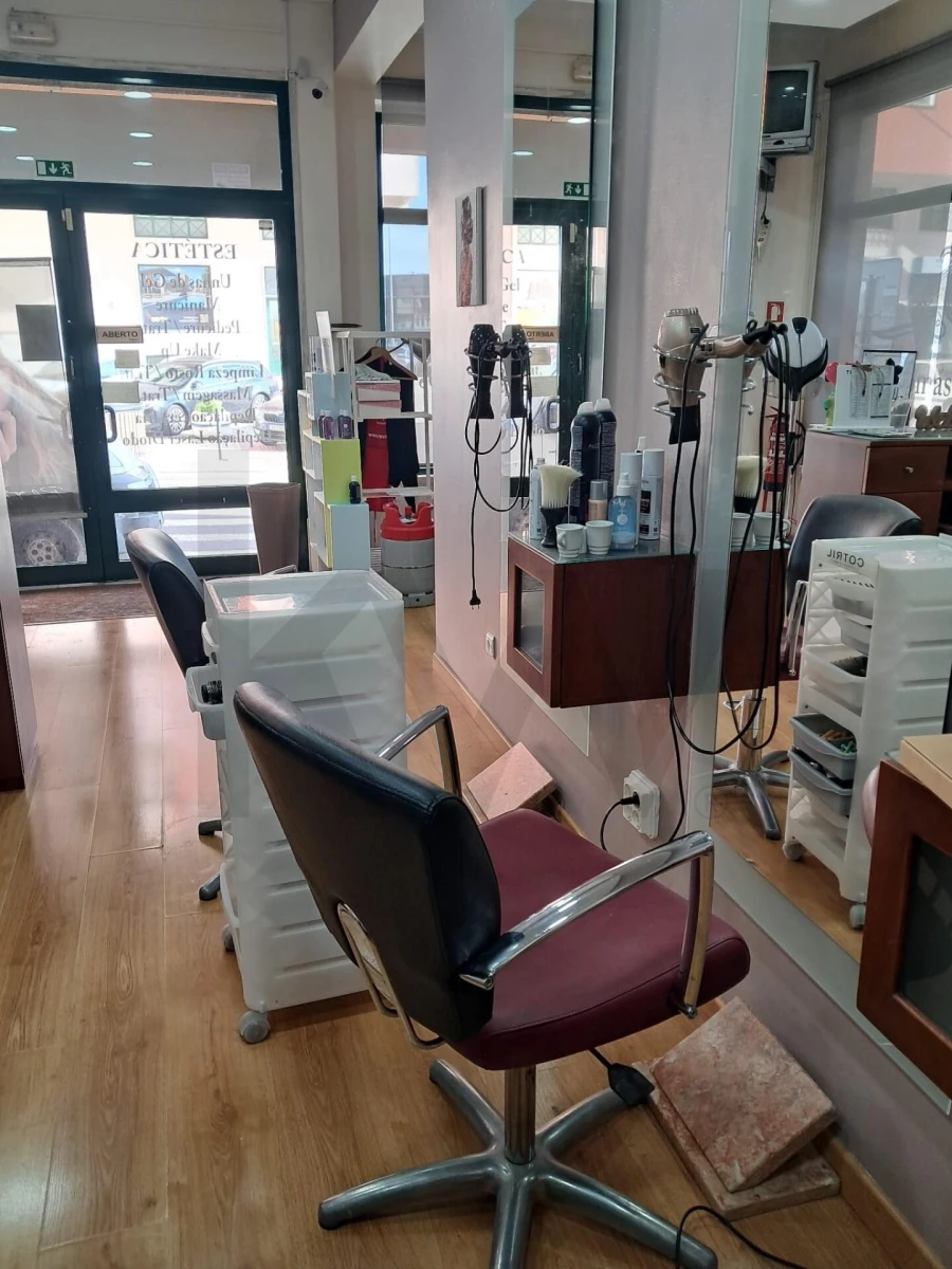 Loja para Trespasse em São João das Lampas e Terrugem Foto 17