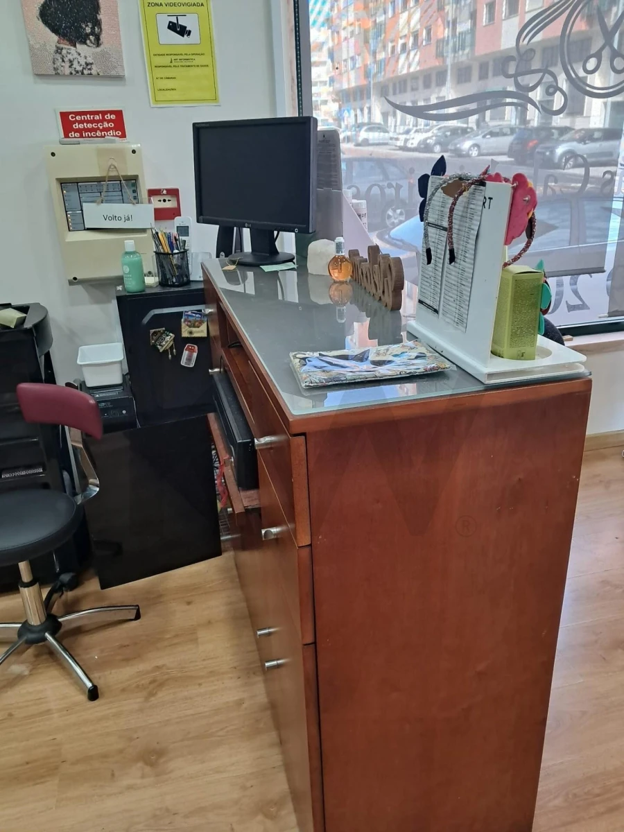 Loja para Trespasse em São João das Lampas e Terrugem Foto 7