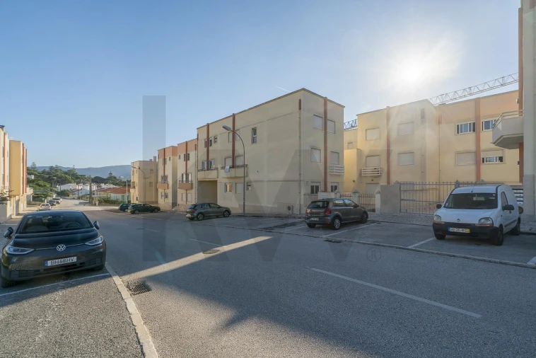 Apartamento T3 para Venda em Colares Foto 24