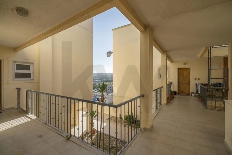 Apartamento T3 para Venda em Colares Foto 17