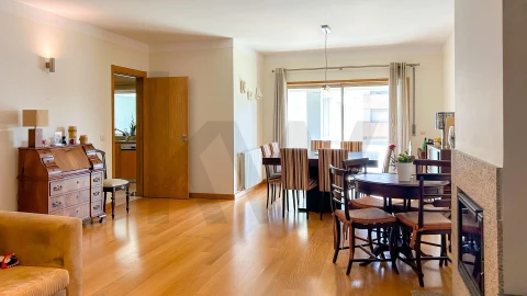 Apartamento T4 para Venda em Cidade da Maia