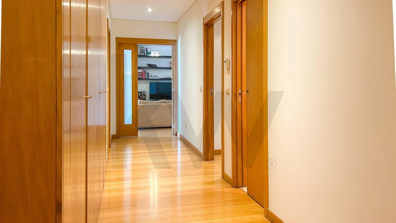 Apartamento T4 para Venda em Cidade da Maia Foto 14