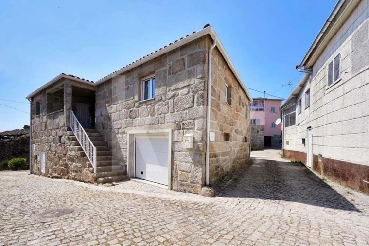 Moradia T4 para Venda em Eirado Foto 18