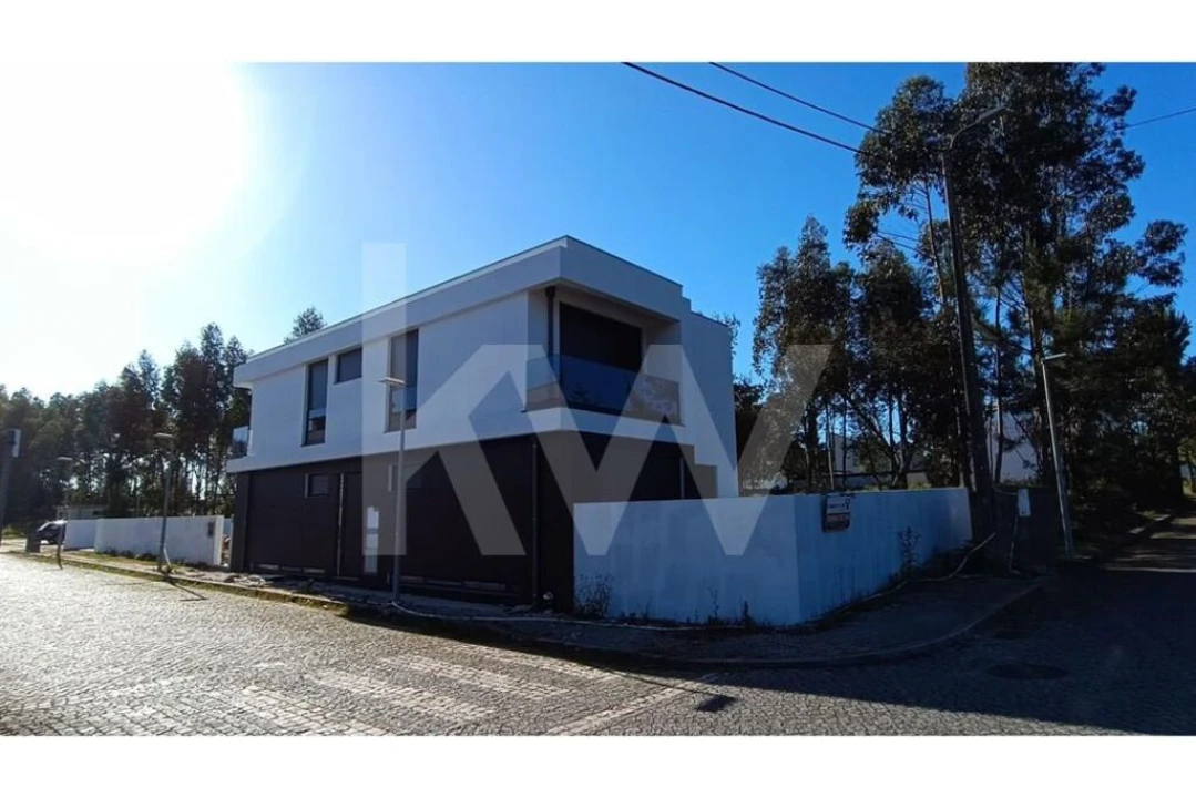 Moradia T4 para Venda em Anta e Guetim Foto 10