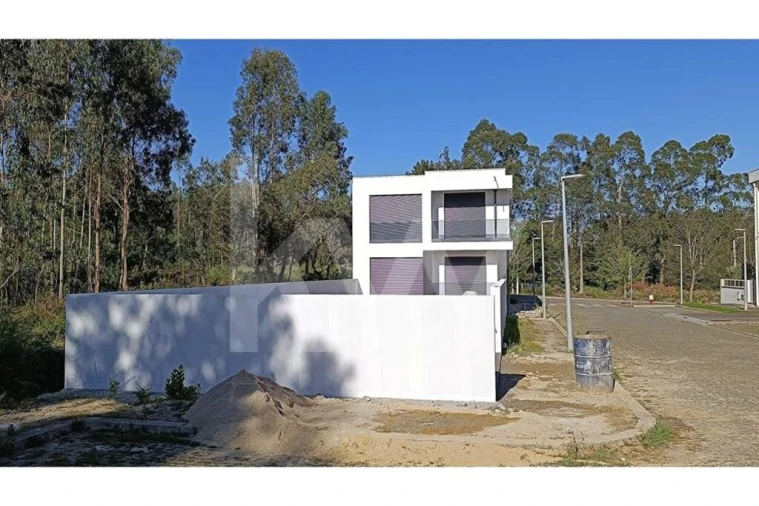 Moradia T4 para Venda em Anta e Guetim Foto 9