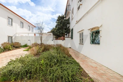 Apartamento T1 para Arrendamento em Ajuda