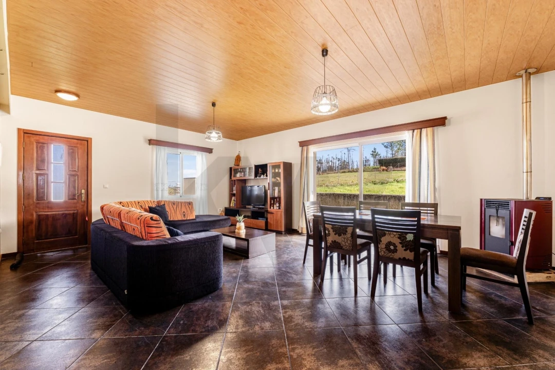 Moradia T3 para Venda em Achadas da Cruz Foto 10