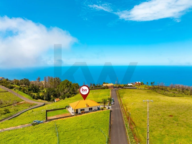 Moradia T3 para Venda em Achadas da Cruz Foto 3