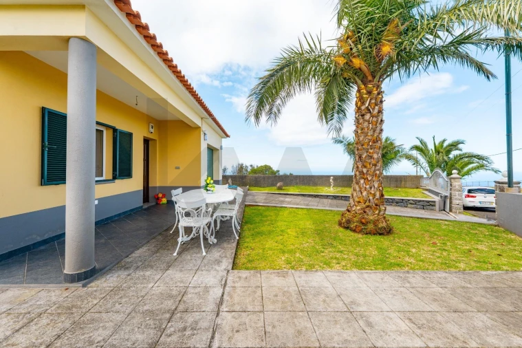 Moradia T3 para Venda em Achadas da Cruz Foto 8