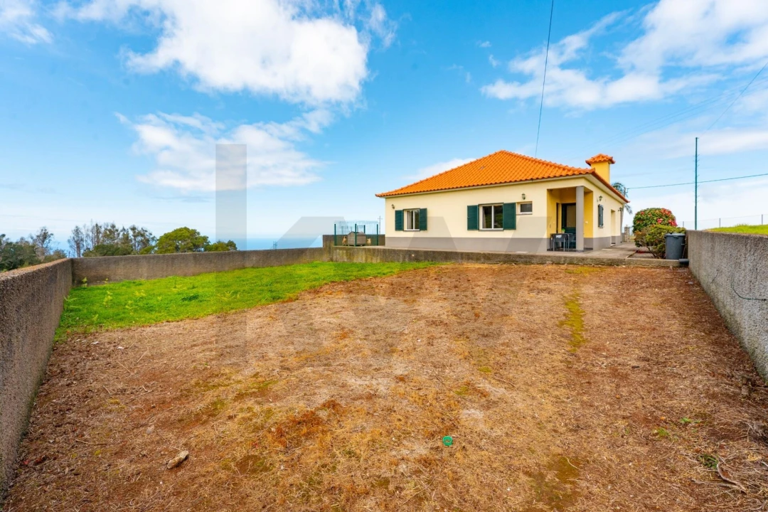 Moradia T3 para Venda em Achadas da Cruz Foto 30