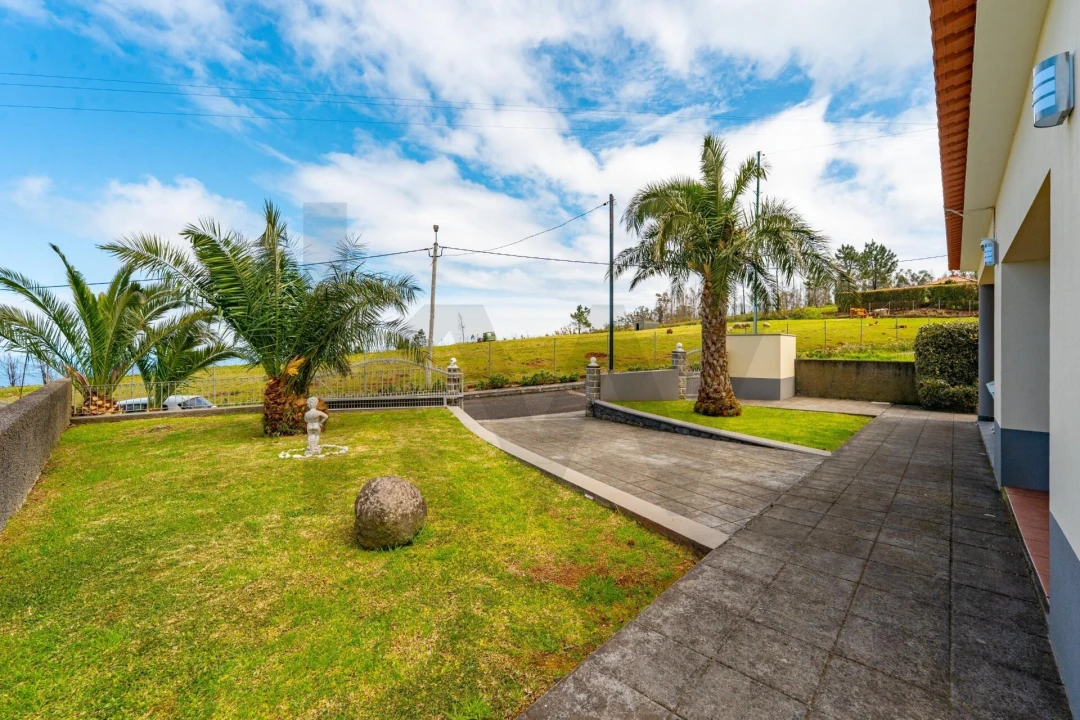 Moradia T3 para Venda em Achadas da Cruz Foto 26