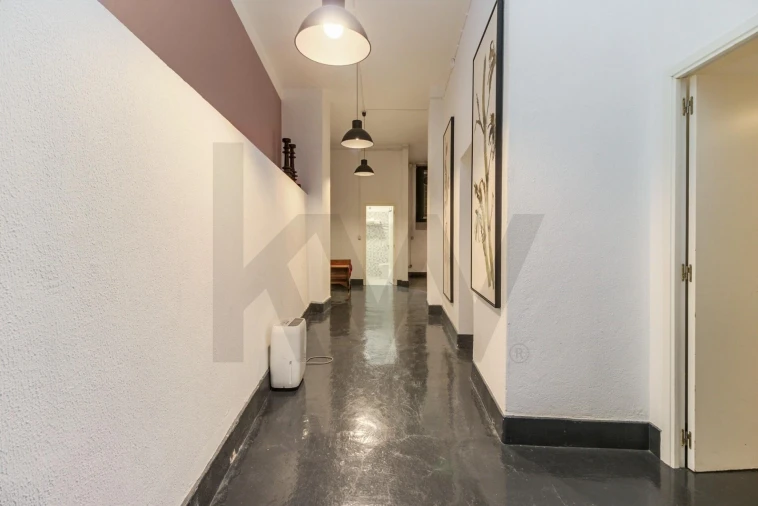 Armazém para Venda em Santa Maria Maior Foto 8