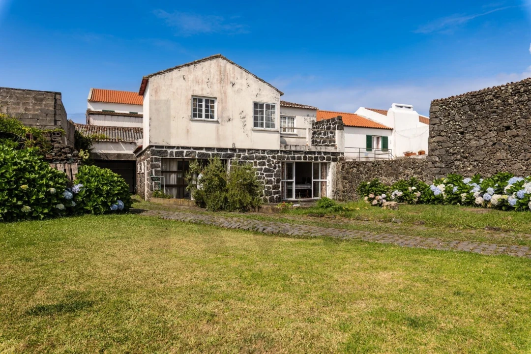 Moradia T3 para Venda em Pico da Pedra Foto 4