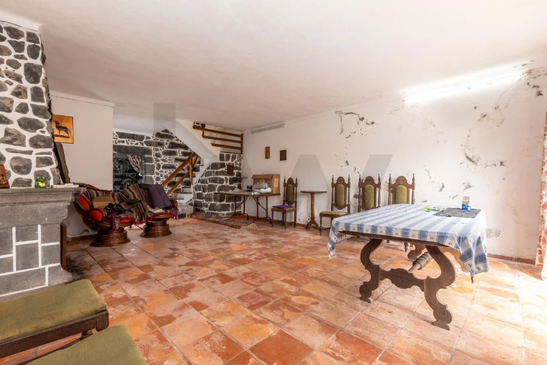 Moradia T3 para Venda em Pico da Pedra Foto 2