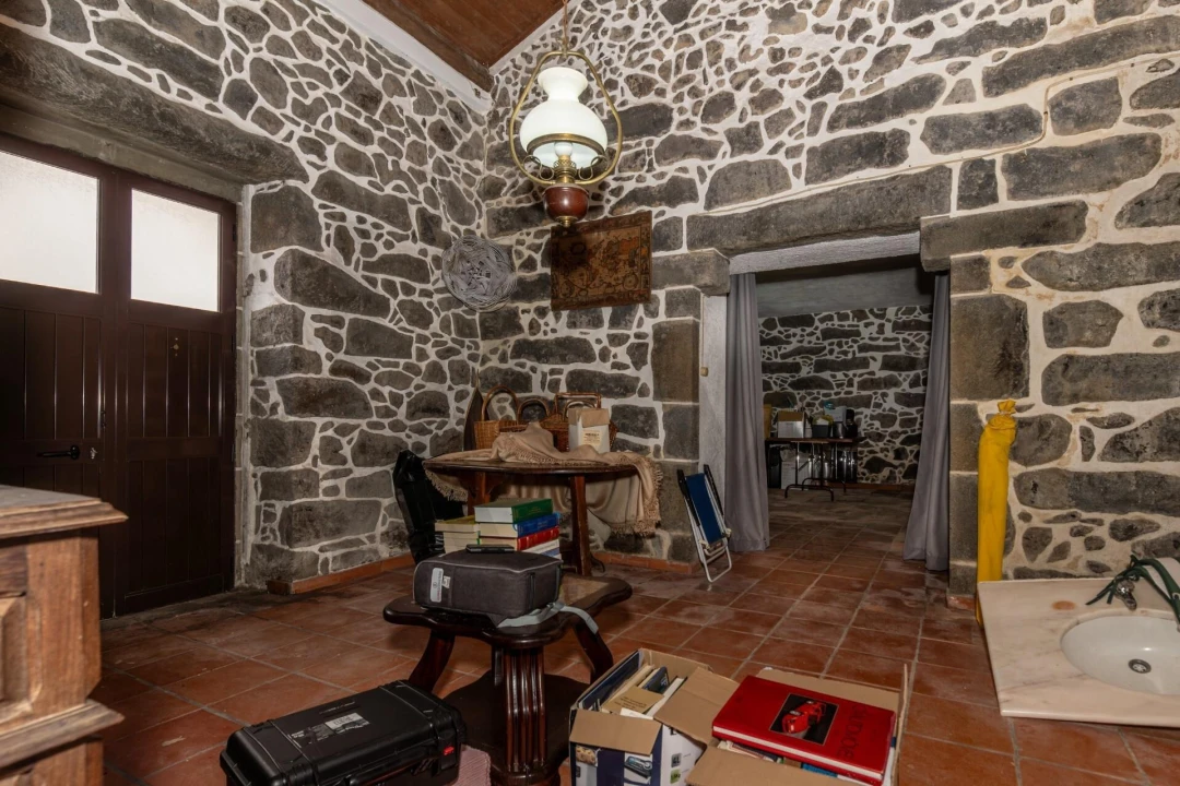 Moradia T3 para Venda em Pico da Pedra Foto 23