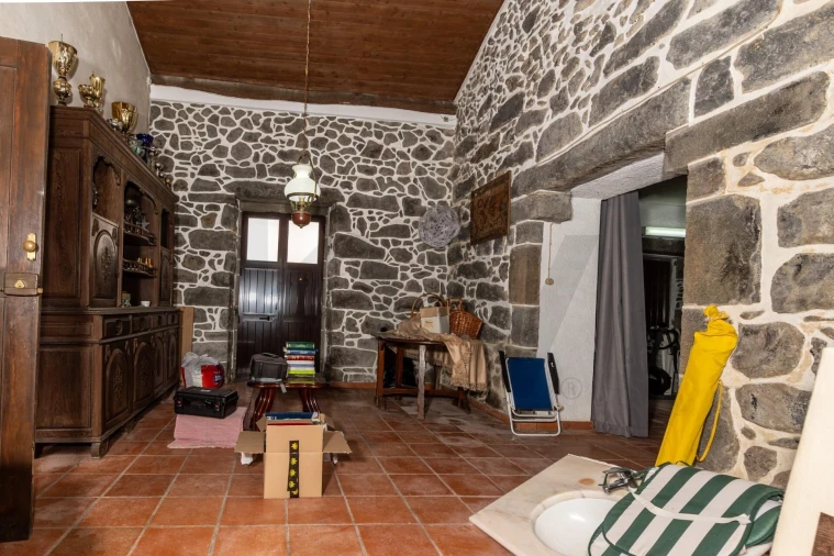 Moradia T3 para Venda em Pico da Pedra Foto 25