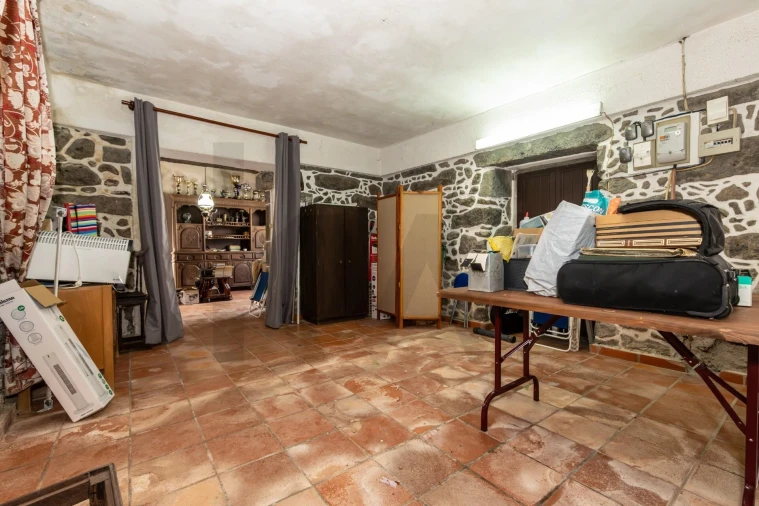 Moradia T3 para Venda em Pico da Pedra Foto 19