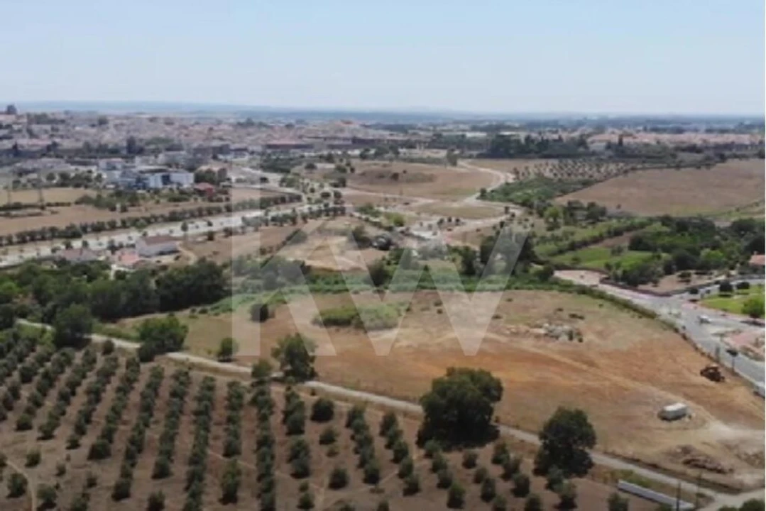 Terreno para Venda em Évora (São Mamede, Sé, São Pedro e Santo Antão) Foto 4