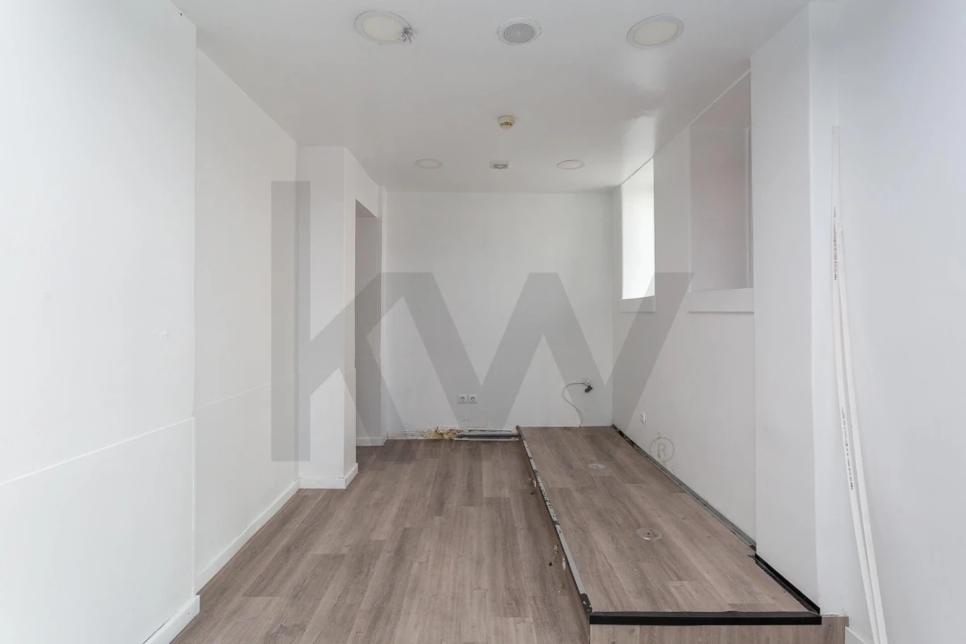 Loja para Venda em Massamá e Monte Abraão Foto 20