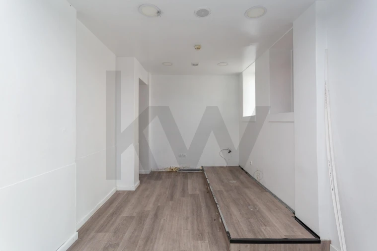 Loja para Venda em Massamá e Monte Abraão Foto 20